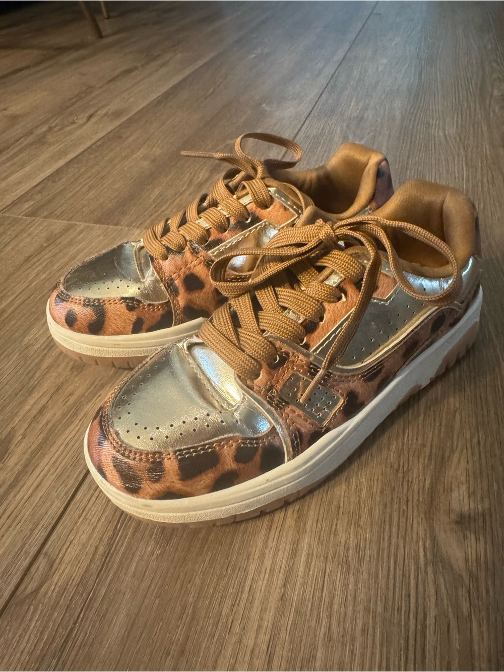 Kids Leopard Print Metallic Accent Sneakers - Brown size 1